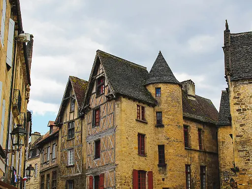 2-jours-a-sarlat-la-caneda-avec-son-chien