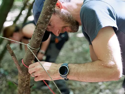 les-noeuds-indispensables-en-bushcraft-3-jours-en-stage-de-survie-avec-son-chien